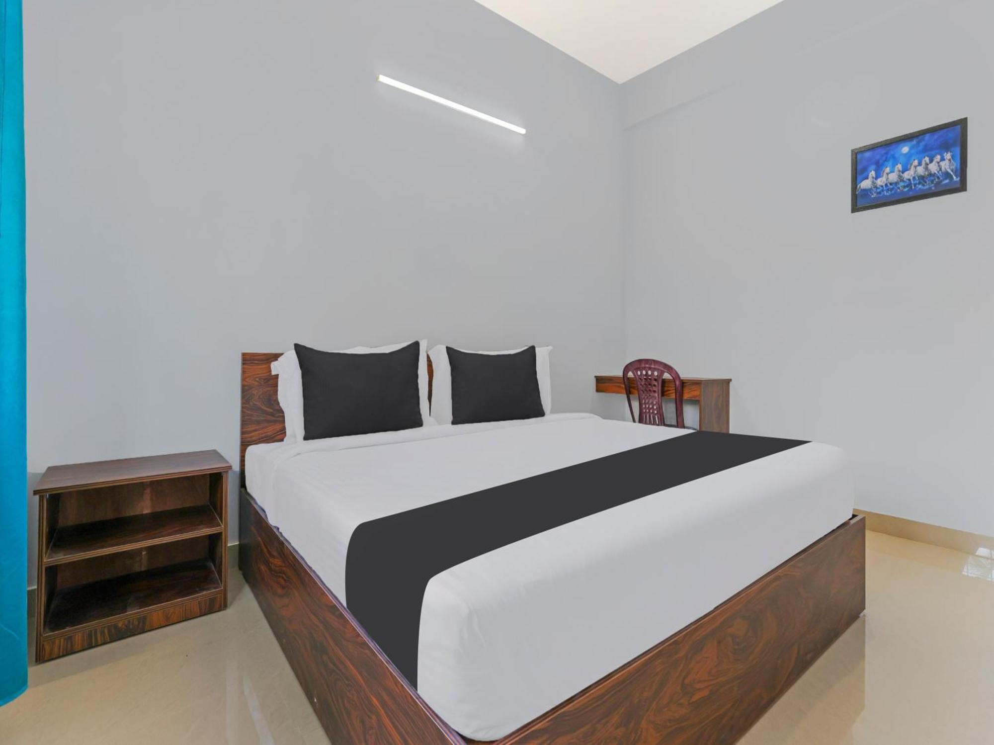 Hotel O Nila Tourist Home Thiruvananthapuram Buitenkant foto
